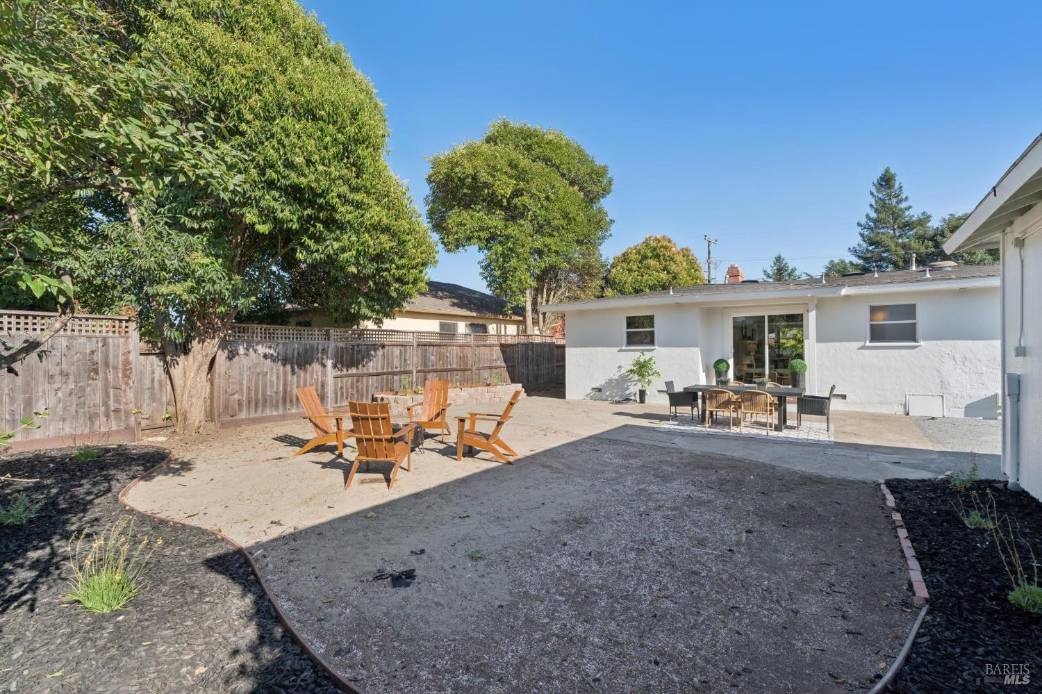 1825 Robin Hood Lane Santa Rosa CA 95405