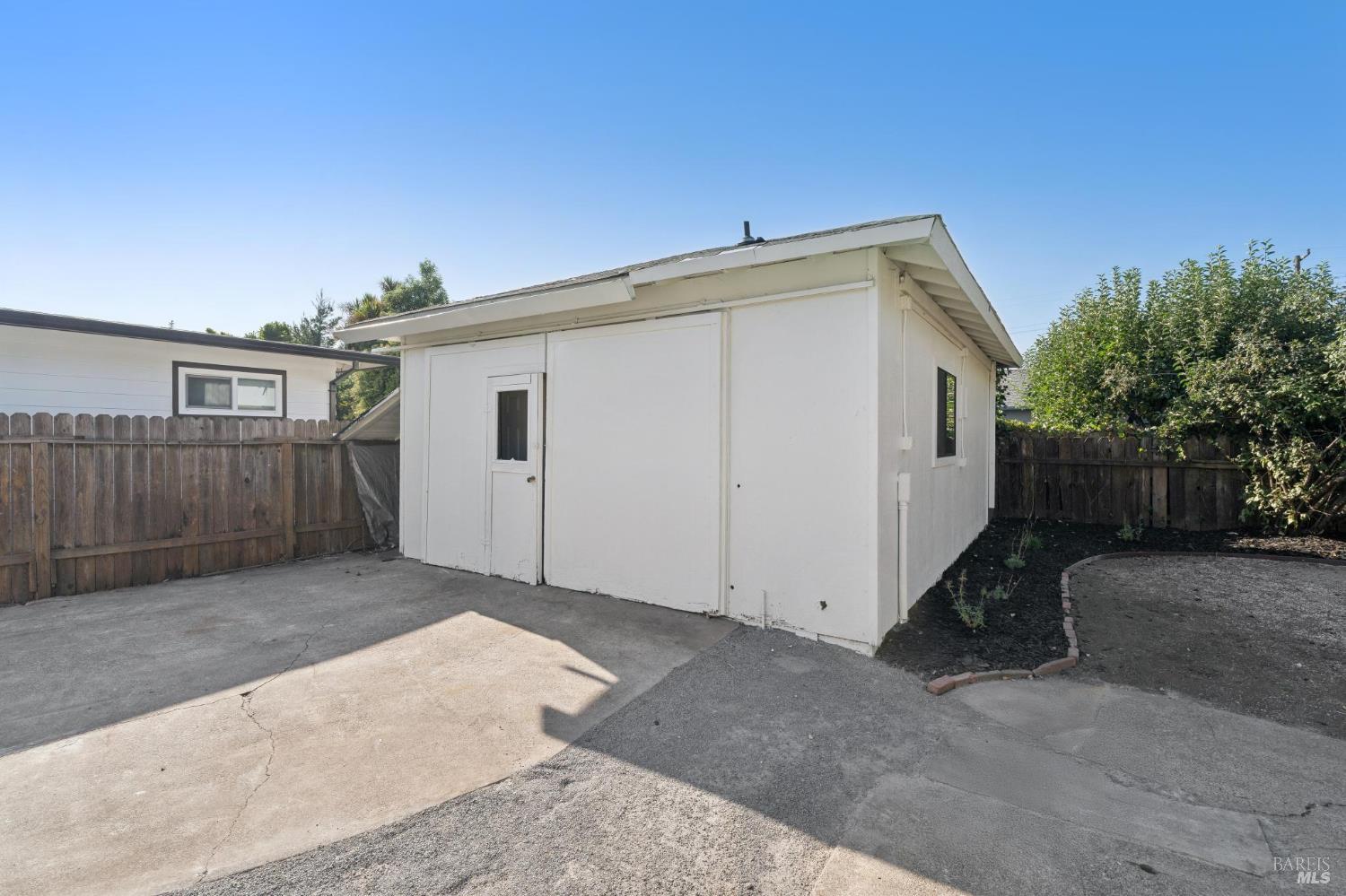 1825 Robin Hood Lane Santa Rosa CA 95405