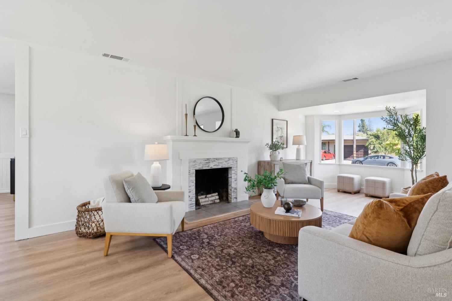 1825 Robin Hood Lane Santa Rosa CA 95405