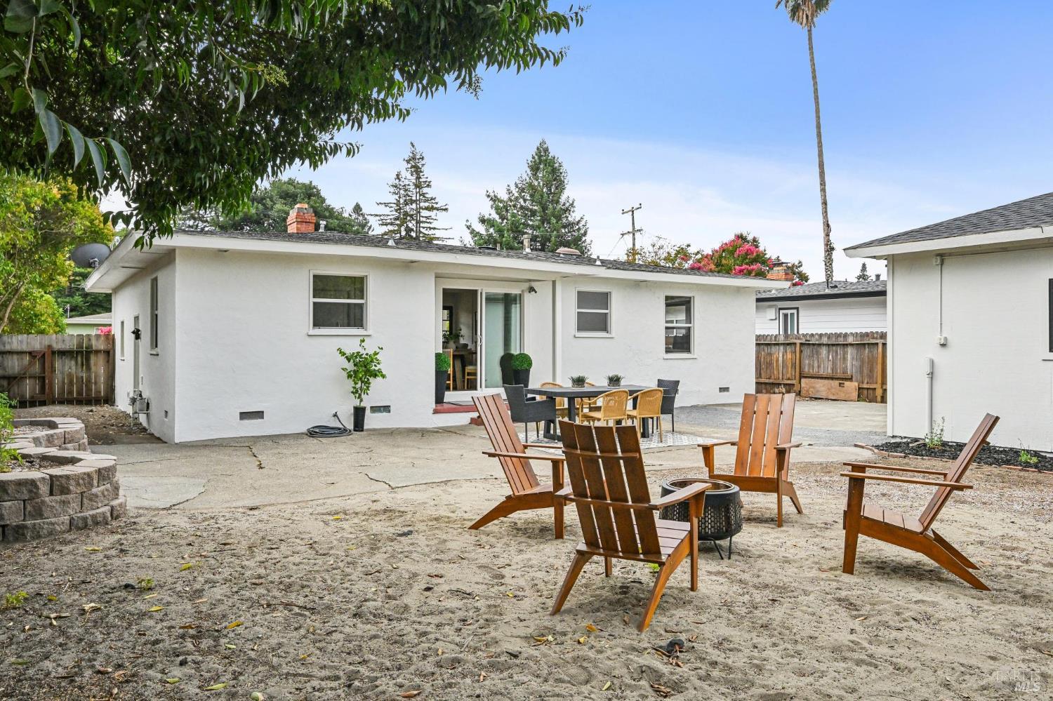 1825 Robin Hood Lane Santa Rosa CA 95405