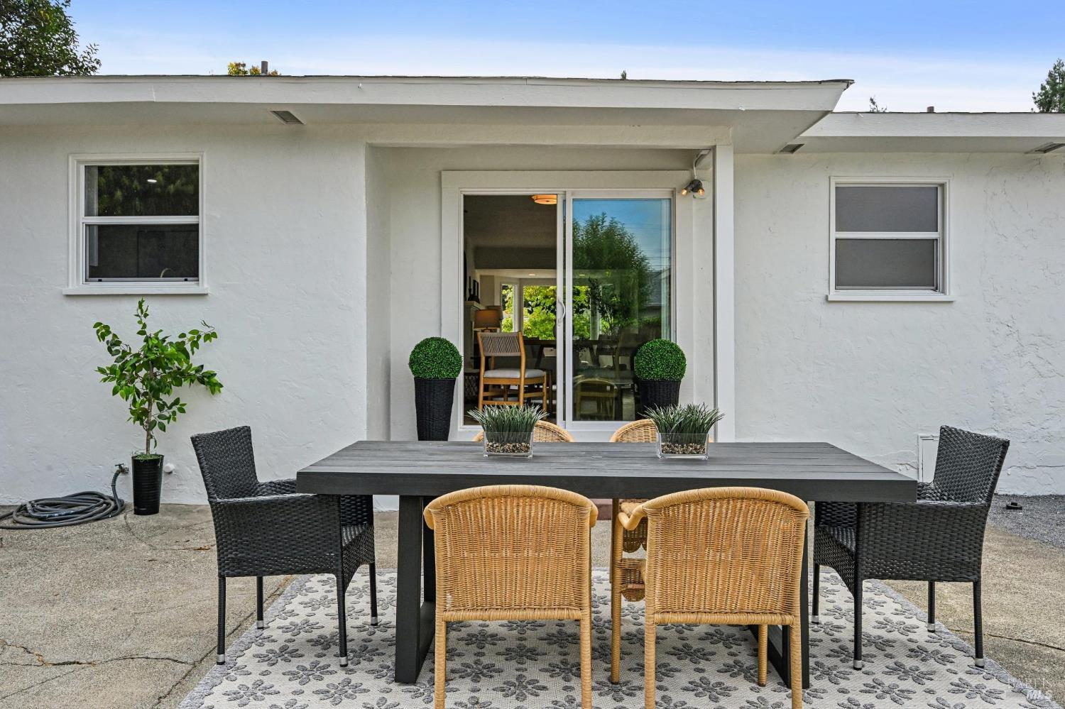1825 Robin Hood Lane Santa Rosa CA 95405