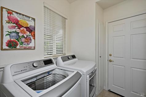 321 Portofino Way Cloverdale CA 95425
