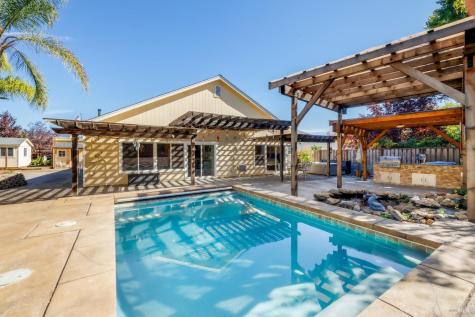 311 Laurel Court Cloverdale CA 95425
