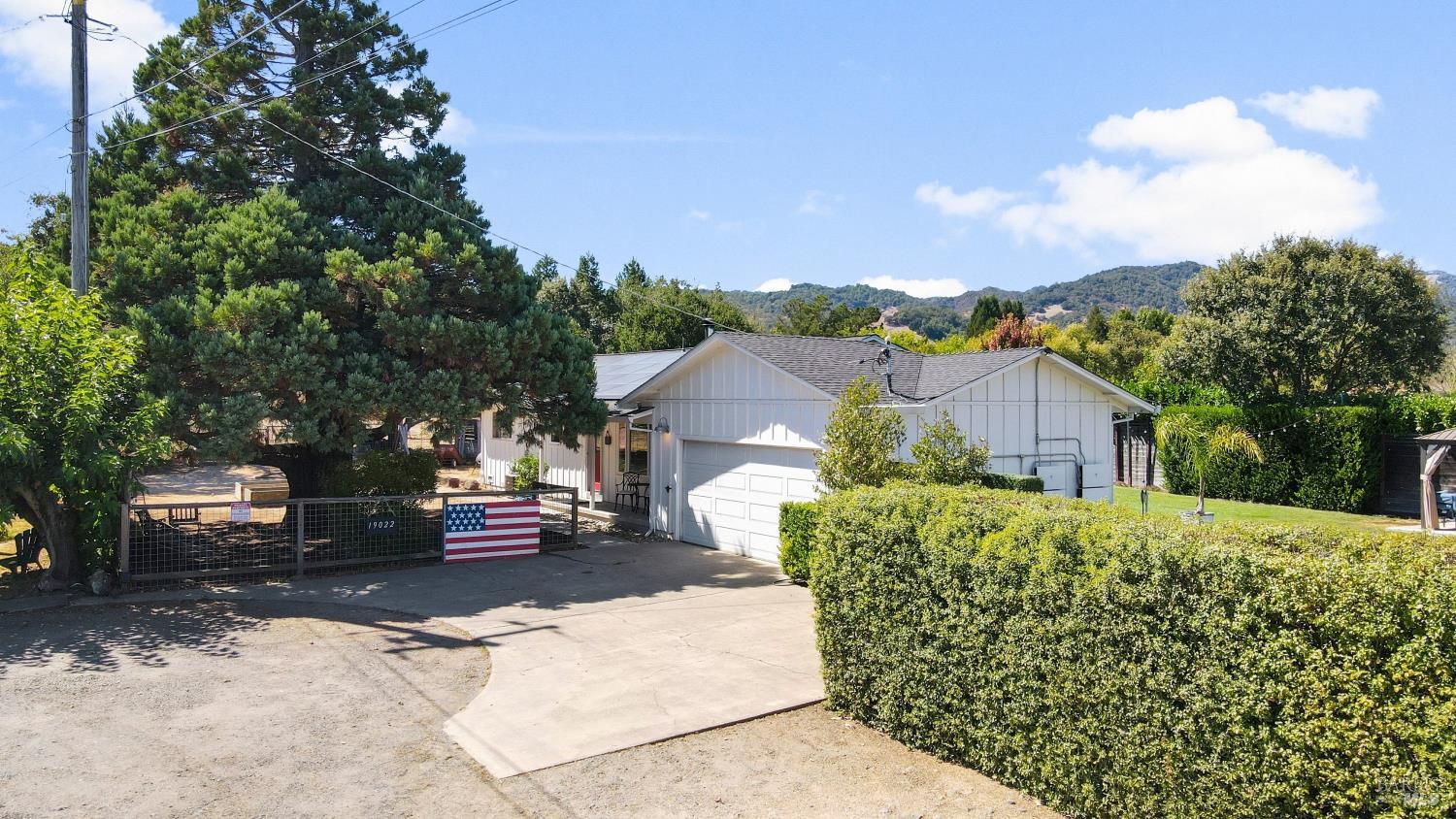19022 Orange Avenue El Verano CA 95476