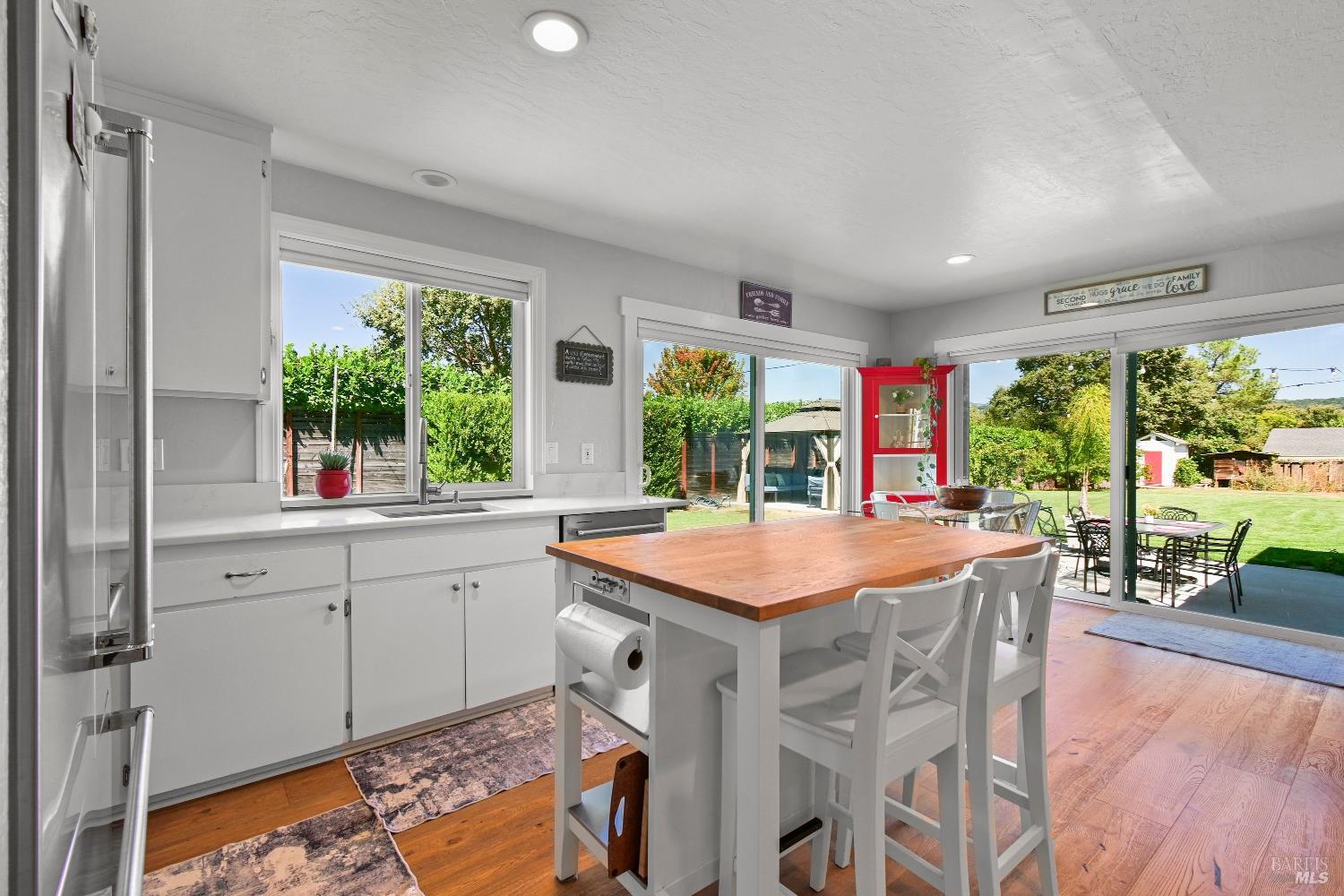 19022 Orange Avenue El Verano CA 95476