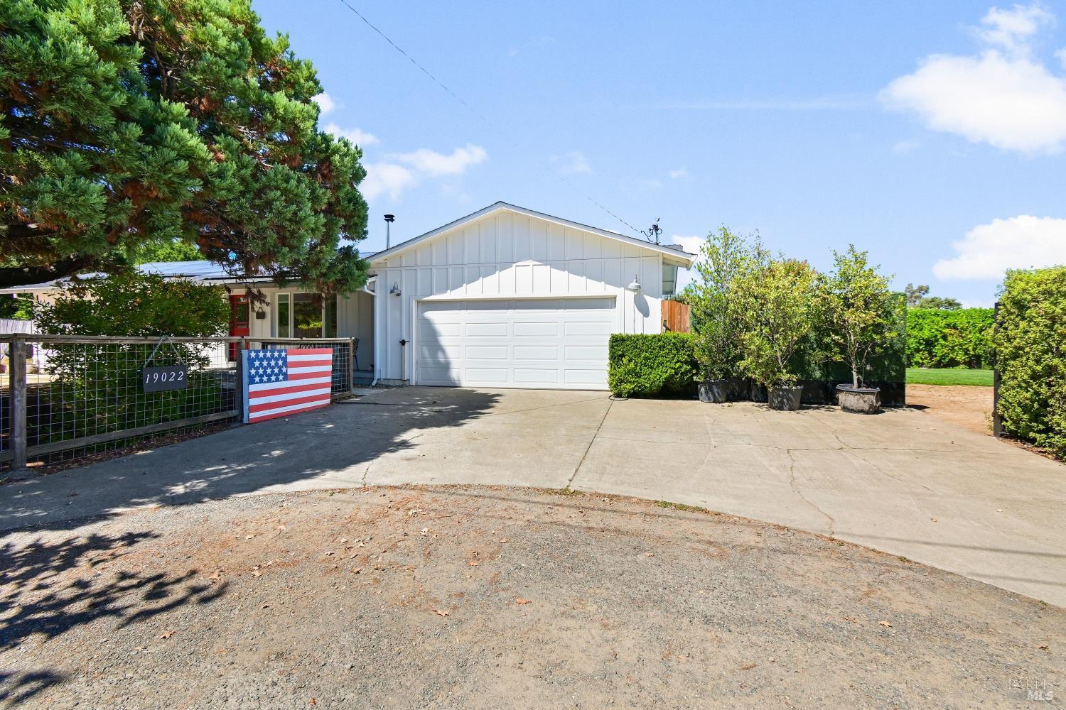 19022 Orange Avenue El Verano CA 95476