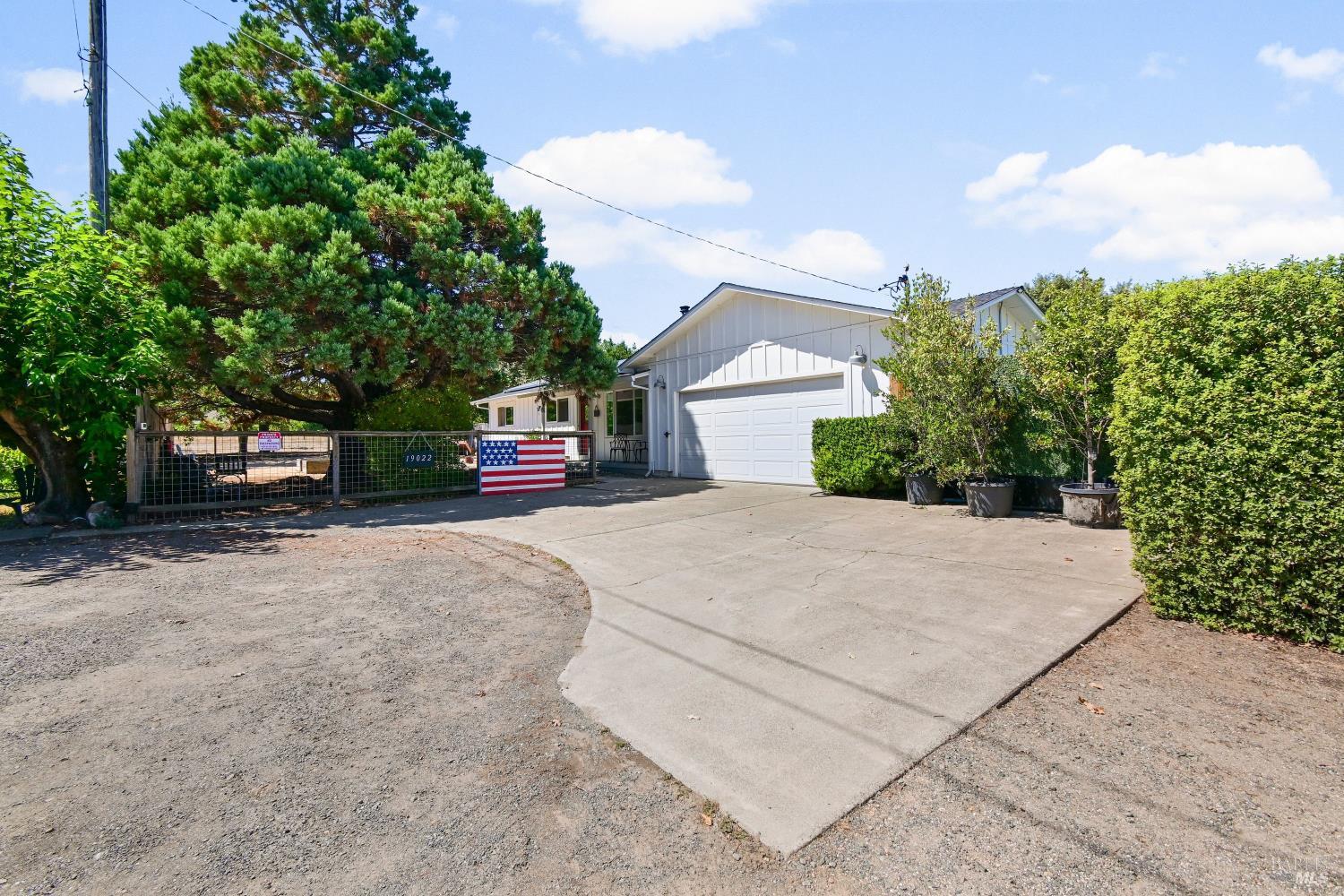 19022 Orange Avenue El Verano CA 95476