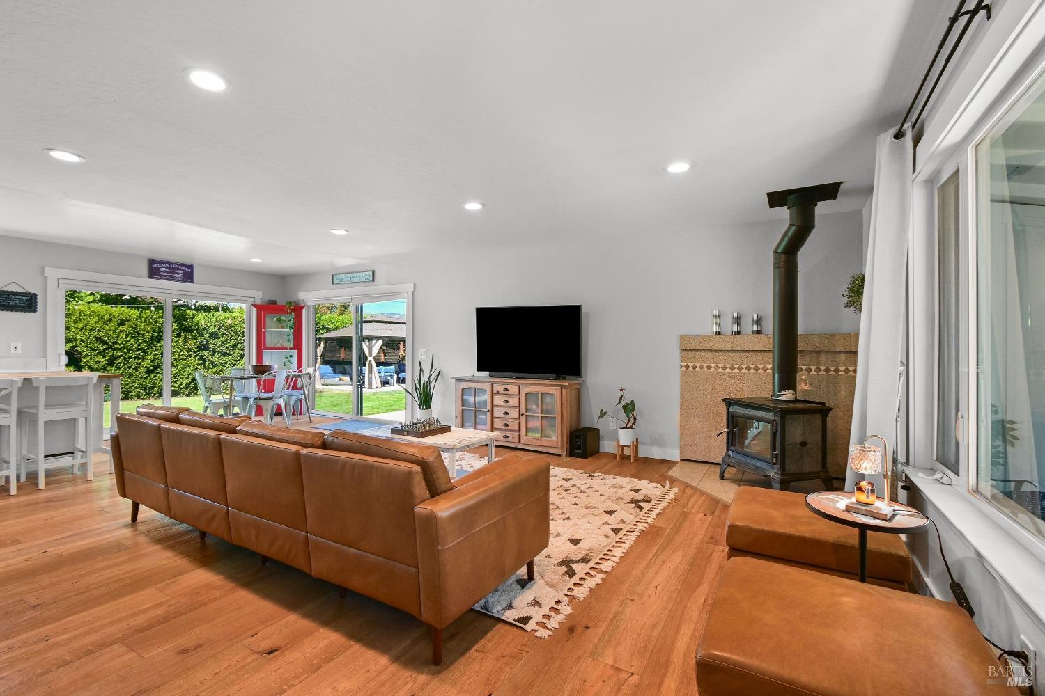 19022 Orange Avenue El Verano CA 95476