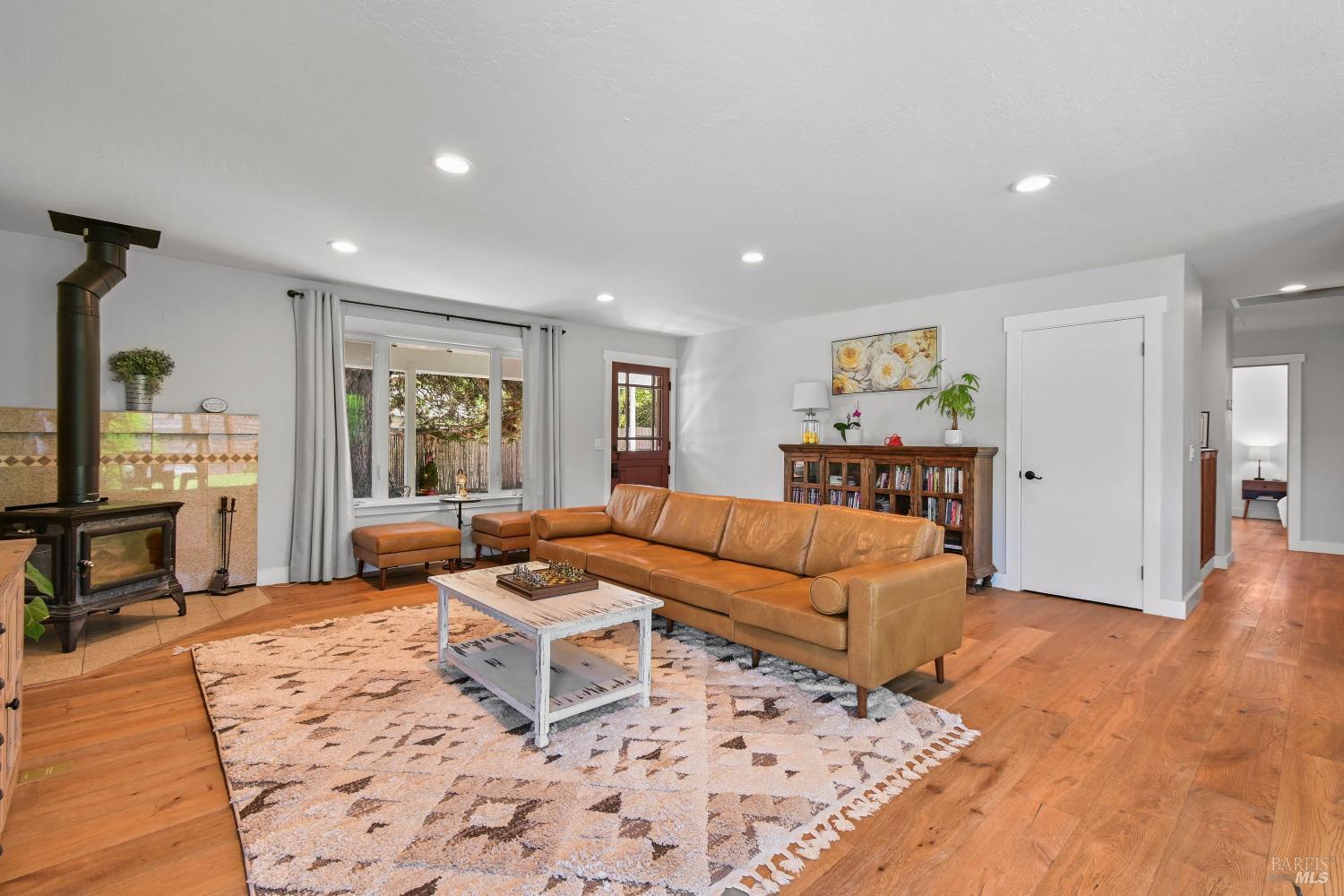 19022 Orange Avenue El Verano CA 95476