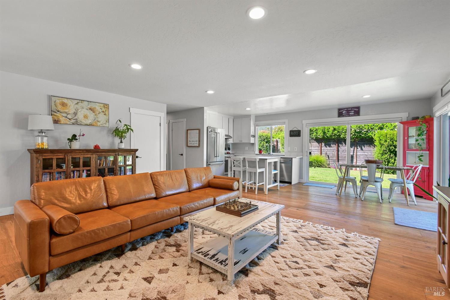 19022 Orange Avenue El Verano CA 95476