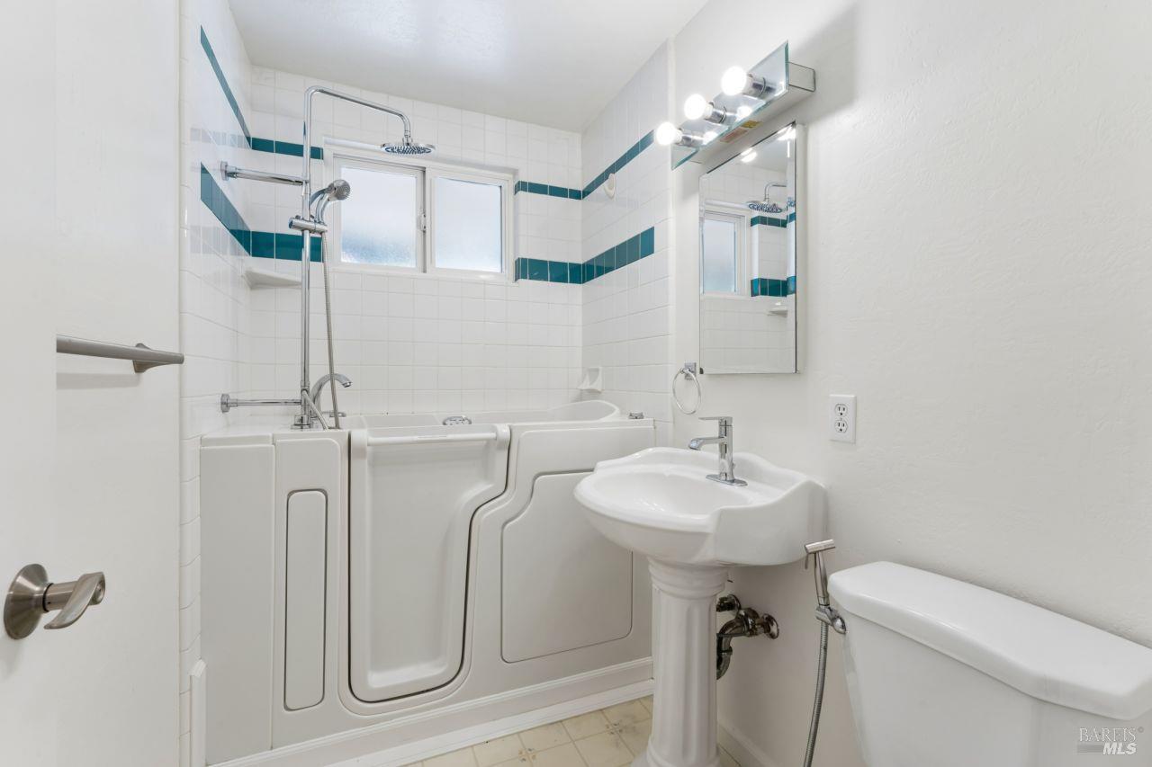 40 Queens Court Napa CA 94558