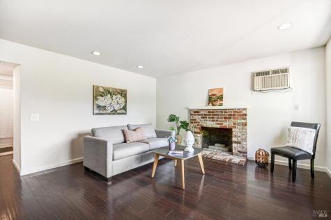 17326-17328 Hillside Avenue Sonoma CA 95476
