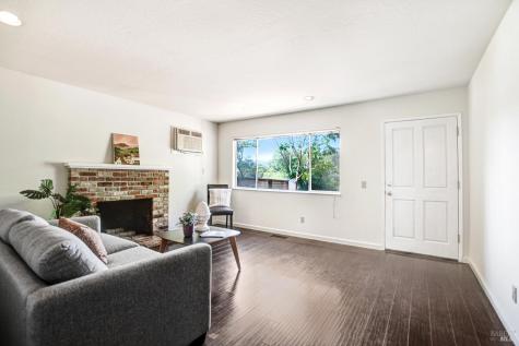 17326-17328 Hillside Avenue Sonoma CA 95476