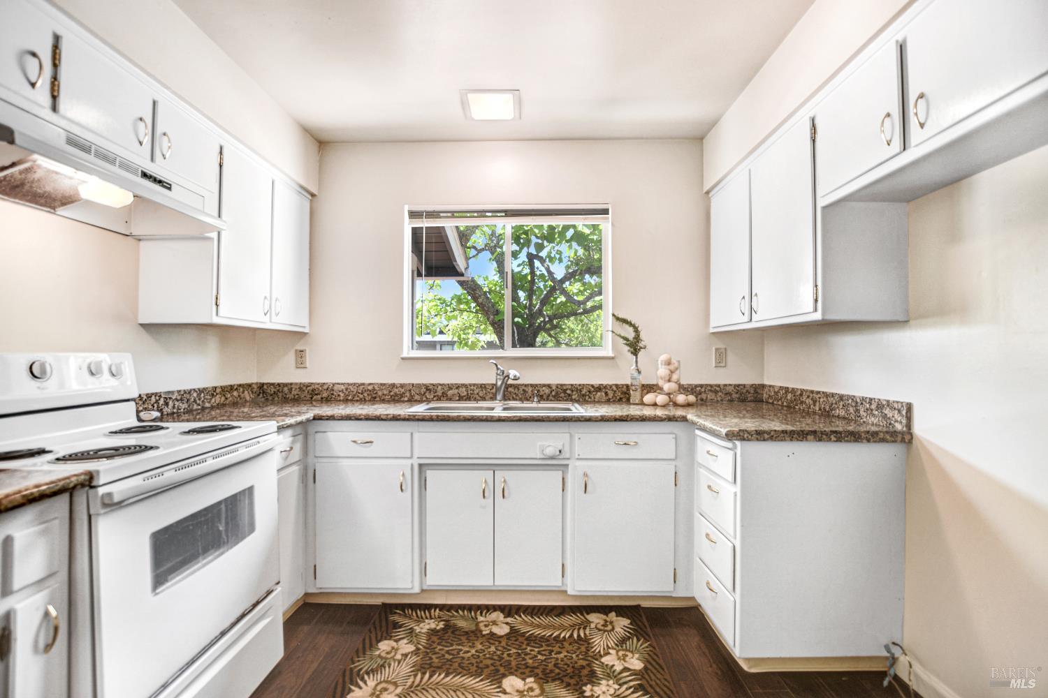 17326-17328 Hillside Avenue Sonoma CA 95476