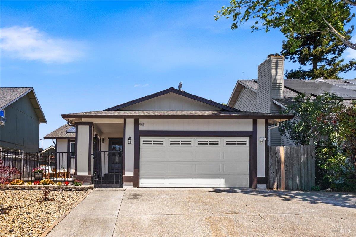 1588 Gladstone Way Rohnert Park CA 94928