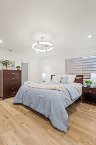 1588 Gladstone Way Rohnert Park CA 94928