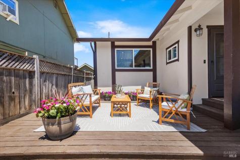 1588 Gladstone Way Rohnert Park CA 94928