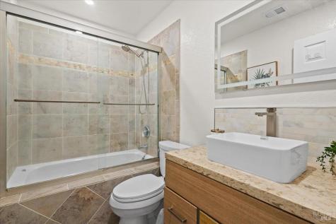 1588 Gladstone Way Rohnert Park CA 94928