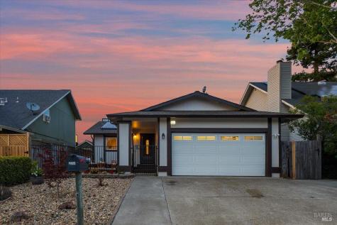 1588 Gladstone Way Rohnert Park CA 94928