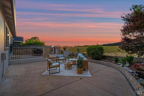 1588 Gladstone Way Rohnert Park CA 94928