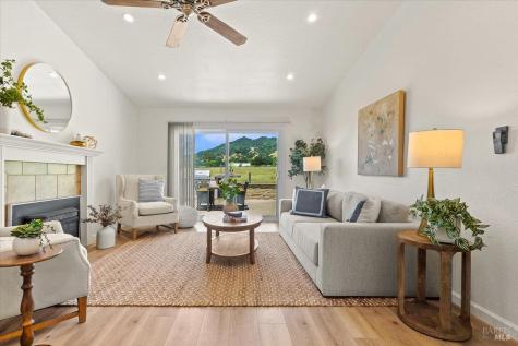 1588 Gladstone Way Rohnert Park CA 94928