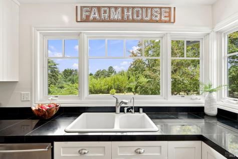 8245 Candy Apple Lane Sebastopol CA 95472