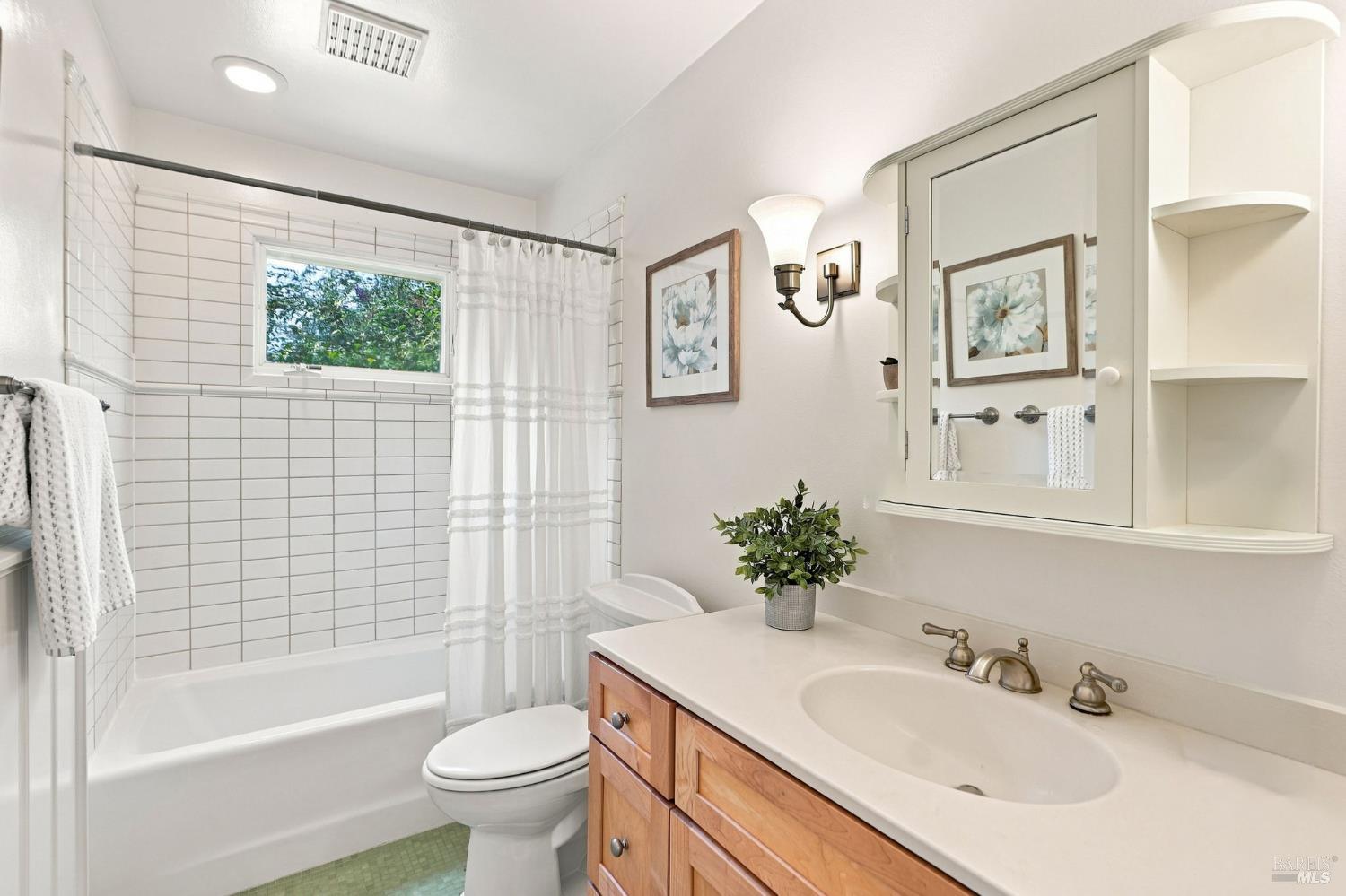 8245 Candy Apple Lane Sebastopol CA 95472
