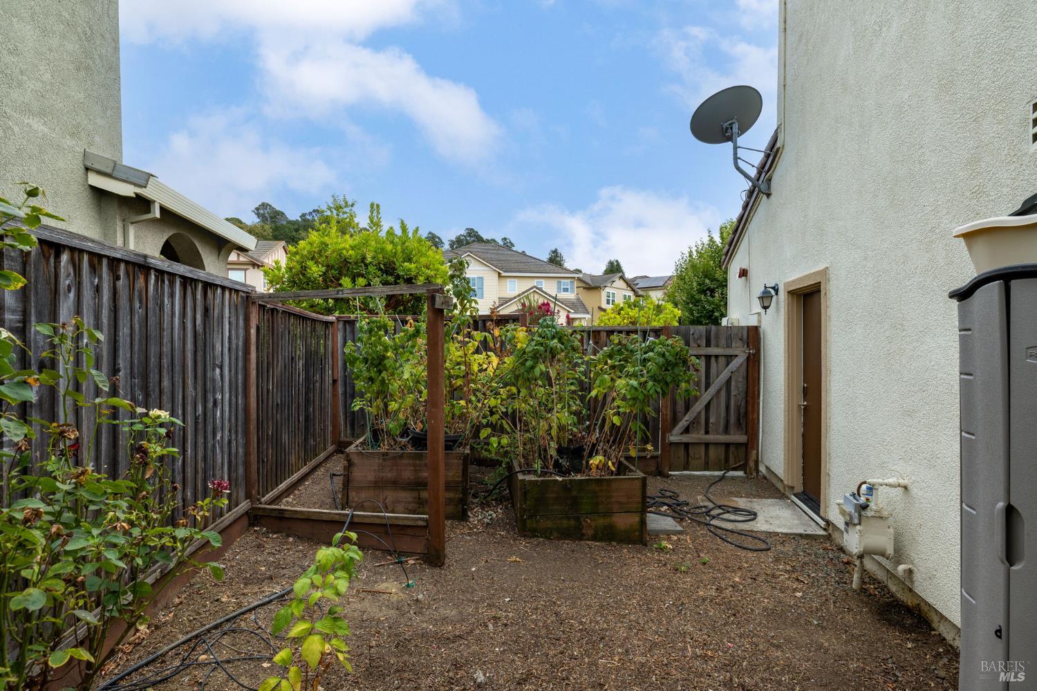 1987 Woodsage Way Santa Rosa CA 95404