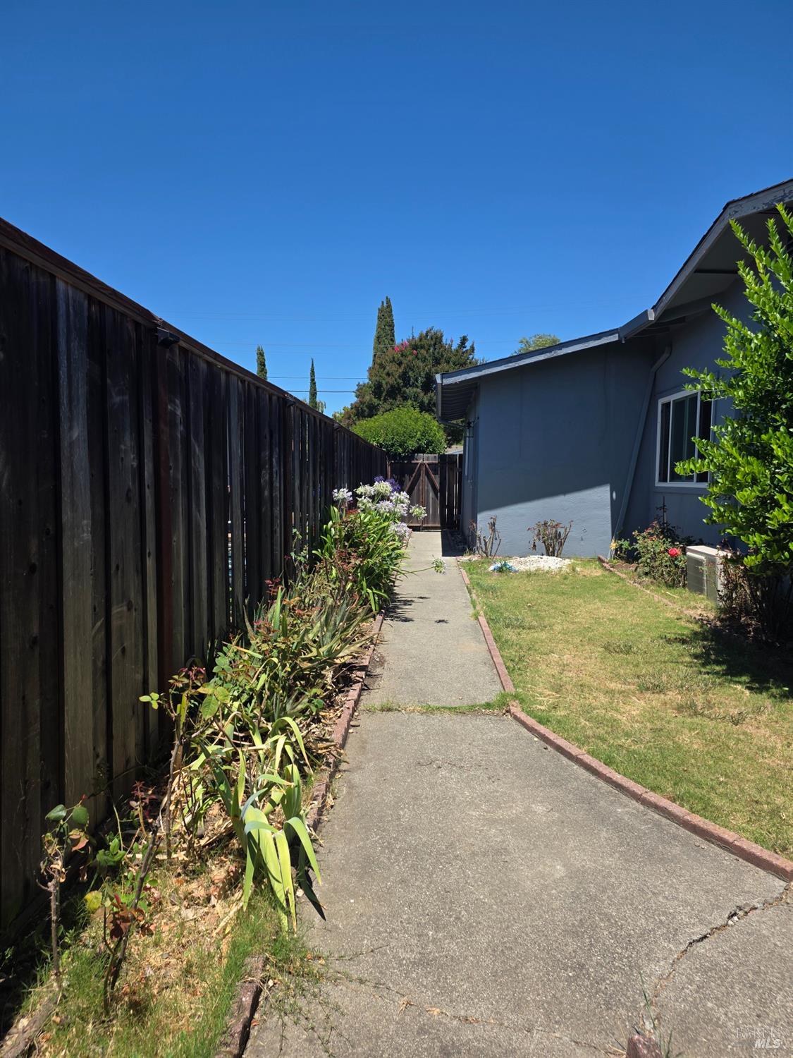 881 Windsor Street Napa CA 94558