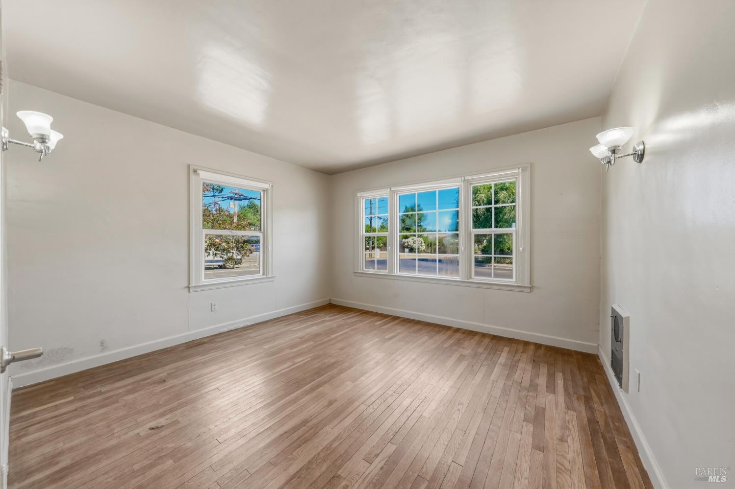 295 Clearlake Avenue Lakeport CA 95451