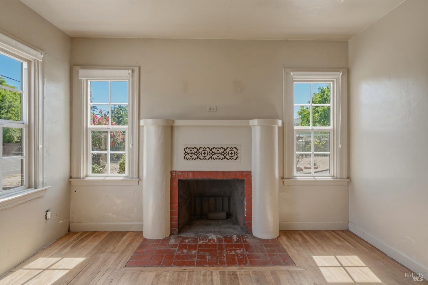 295 Clearlake Avenue Lakeport CA 95451