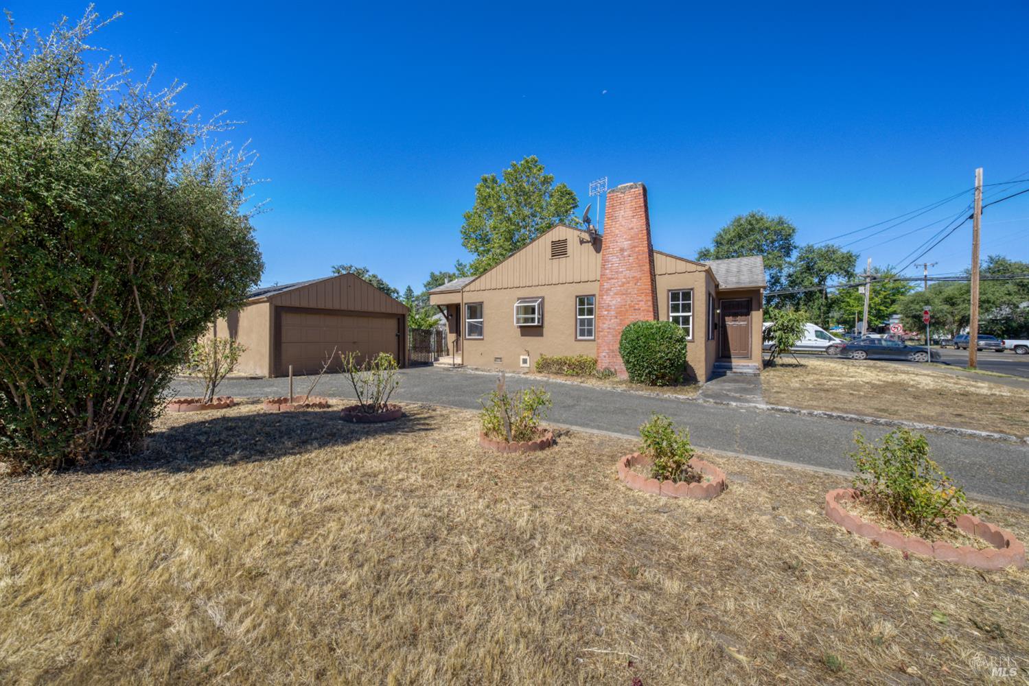 295 Clearlake Avenue Lakeport CA 95451