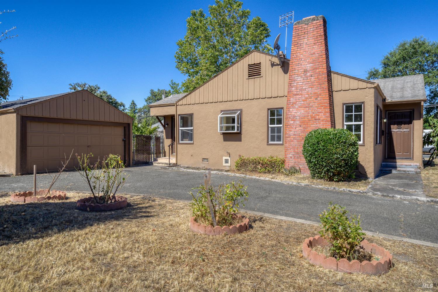 295 Clearlake Avenue Lakeport CA 95451