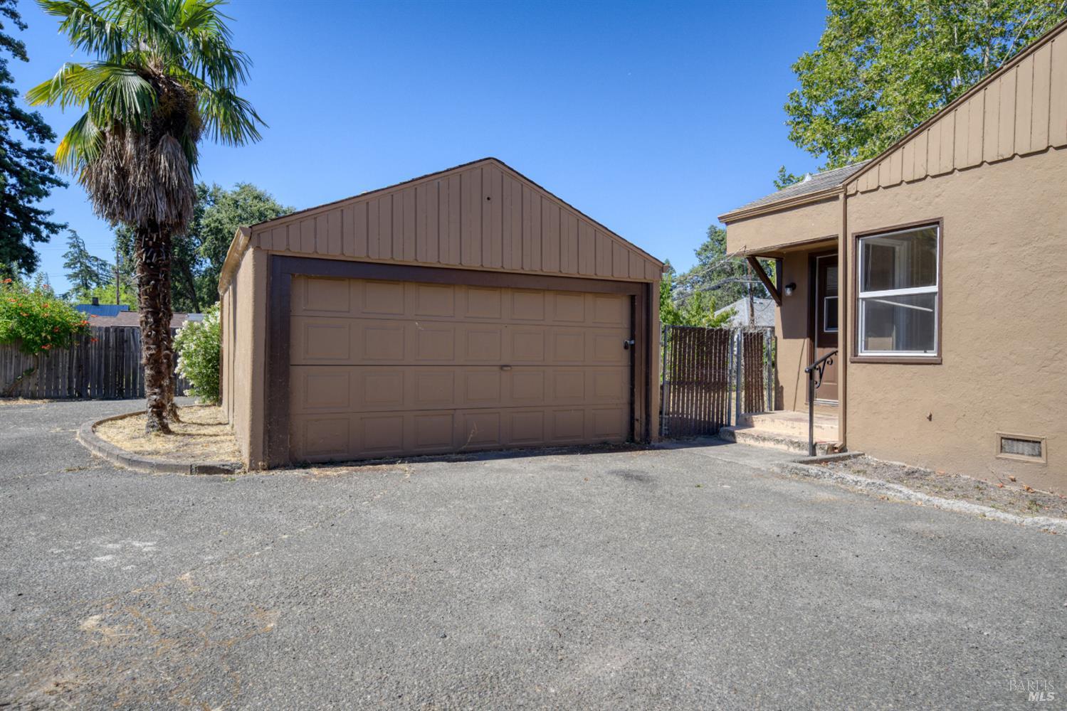 295 Clearlake Avenue Lakeport CA 95451