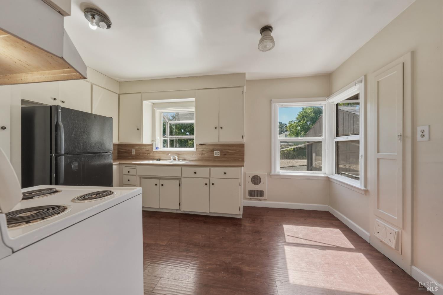 295 Clearlake Avenue Lakeport CA 95451