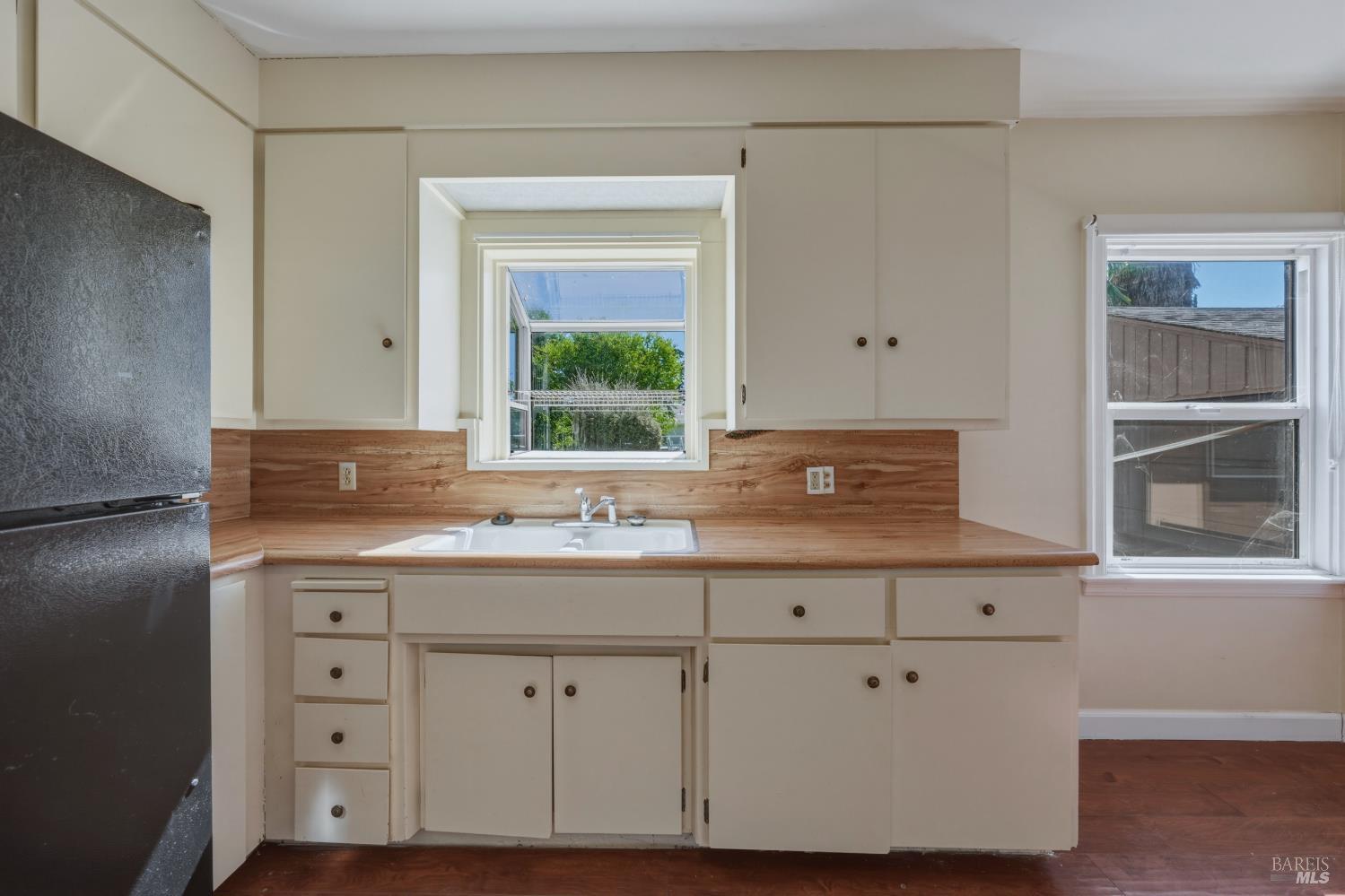 295 Clearlake Avenue Lakeport CA 95451