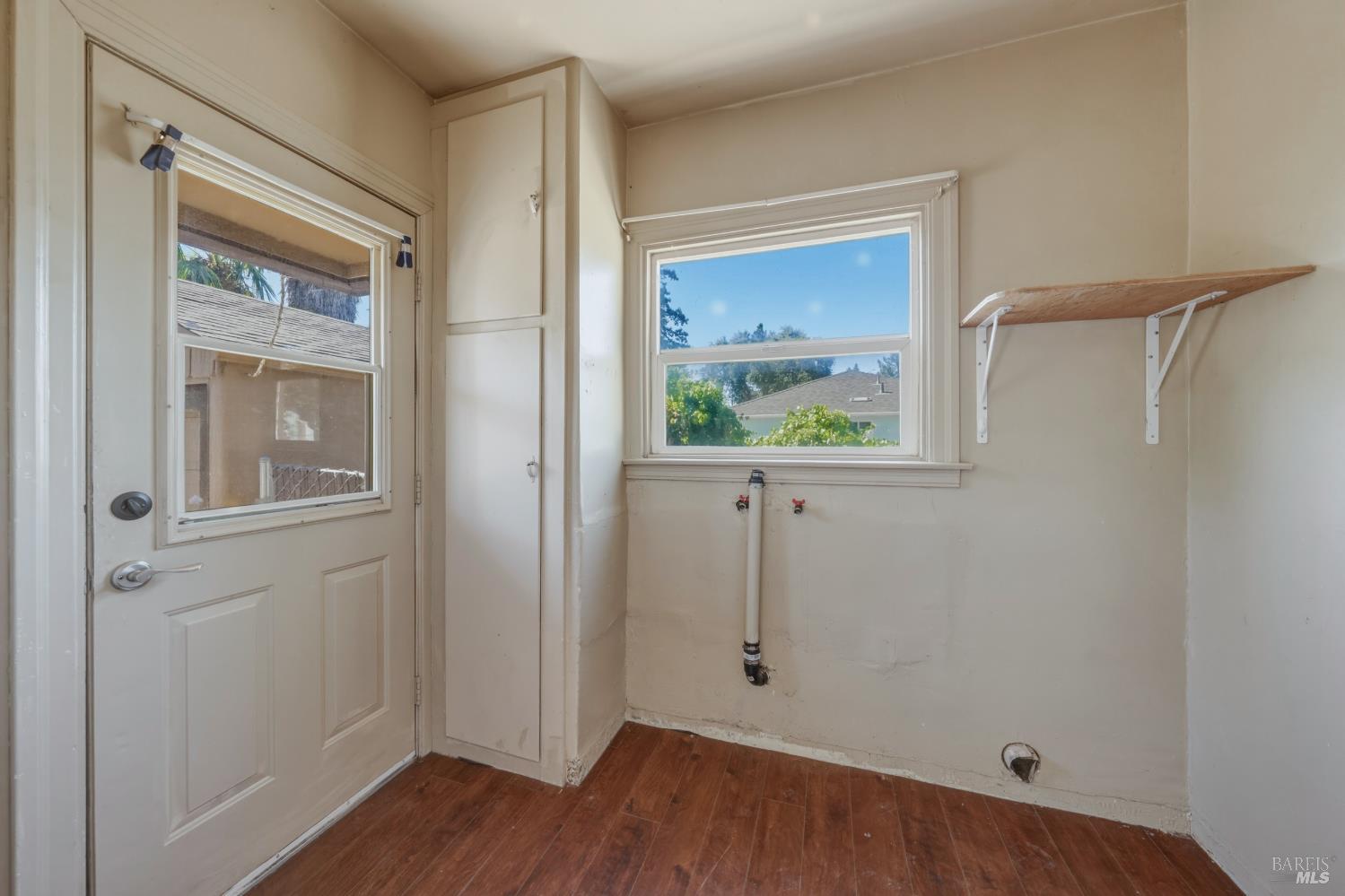 295 Clearlake Avenue Lakeport CA 95451