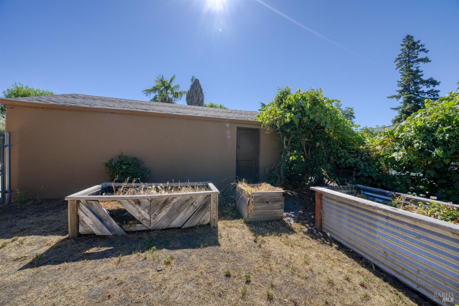 295 Clearlake Avenue Lakeport CA 95451