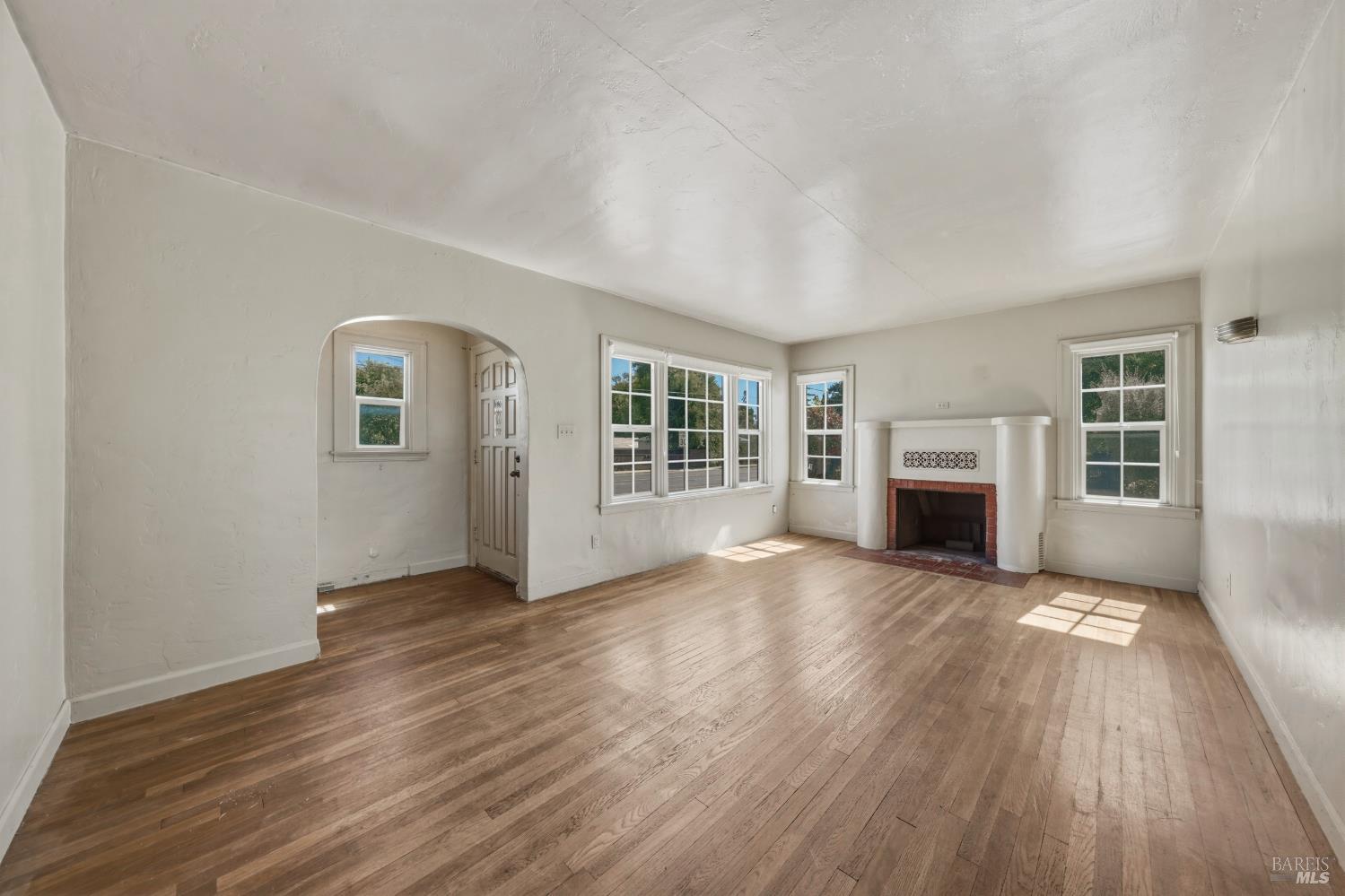 295 Clearlake Avenue Lakeport CA 95451
