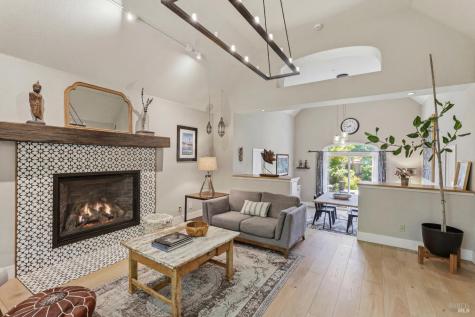 450 Amber Way Petaluma CA 94952
