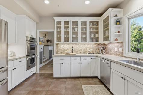 450 Amber Way Petaluma CA 94952