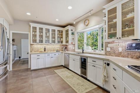 450 Amber Way Petaluma CA 94952