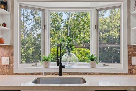 450 Amber Way Petaluma CA 94952