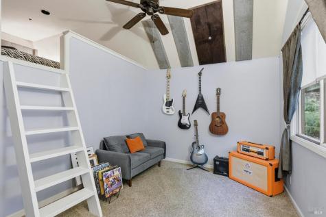 450 Amber Way Petaluma CA 94952