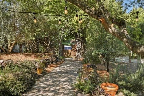 450 Amber Way Petaluma CA 94952