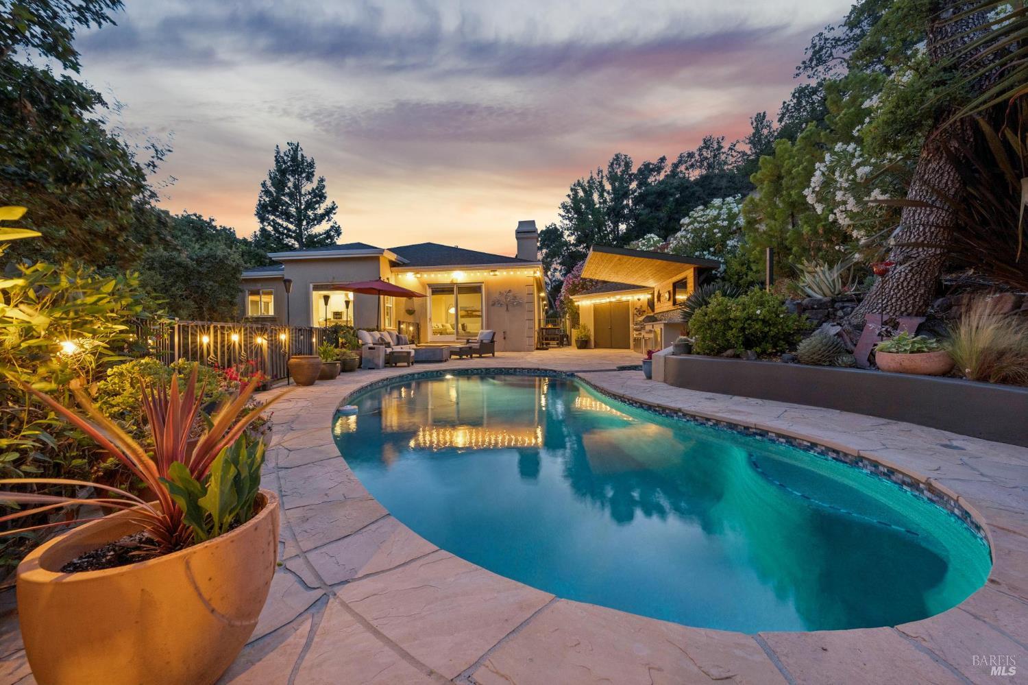 2588 Vineyard Road Novato CA 94947