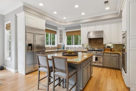 2588 Vineyard Road Novato CA 94947