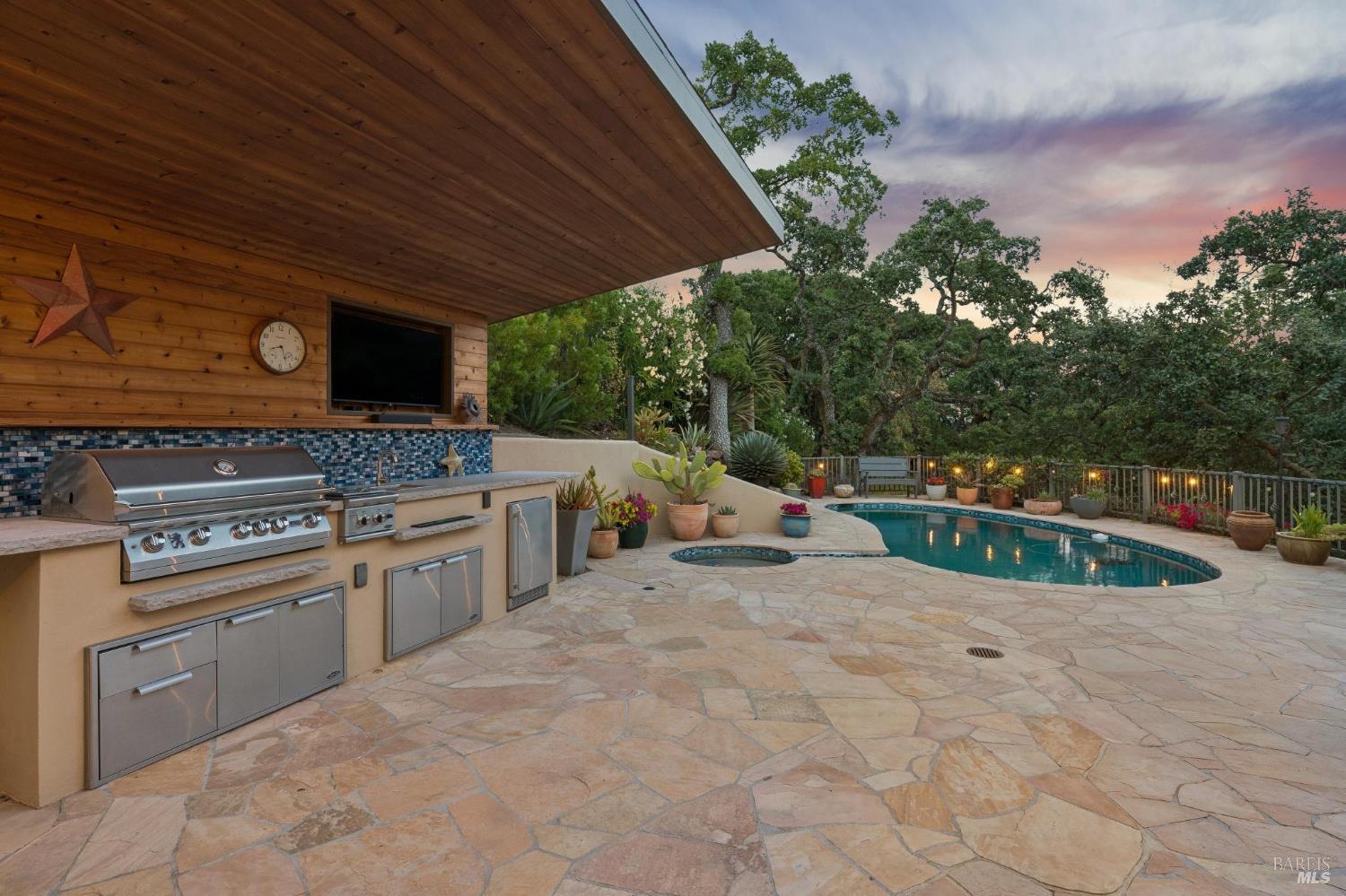 2588 Vineyard Road Novato CA 94947
