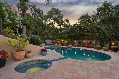 2588 Vineyard Road Novato CA 94947