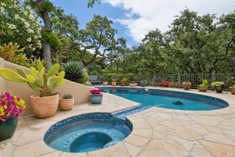 2588 Vineyard Road Novato CA 94947
